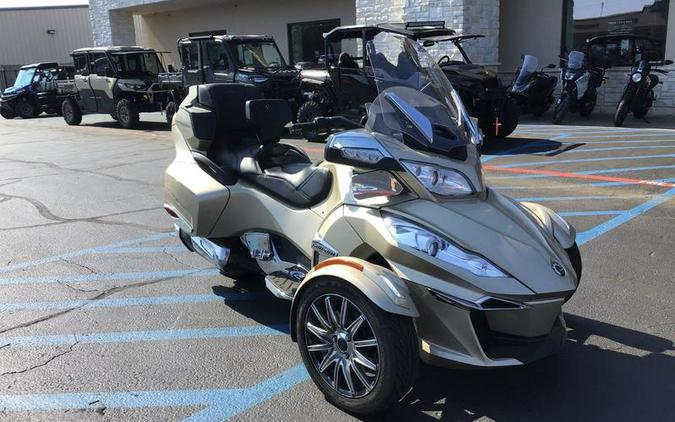 2017 Can-Am® Spyder® RT Limited 6-Speed Semi-Automatic (SE6)