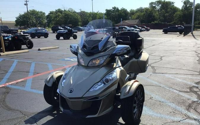 2017 Can-Am® Spyder® RT Limited 6-Speed Semi-Automatic (SE6)