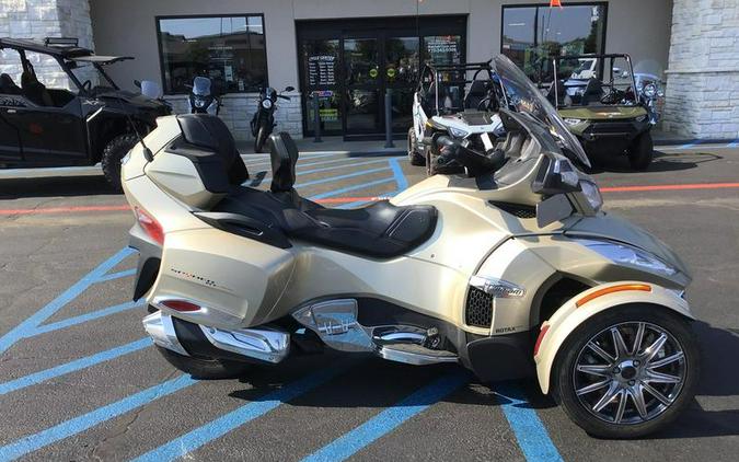 2017 Can-Am® Spyder® RT Limited 6-Speed Semi-Automatic (SE6)