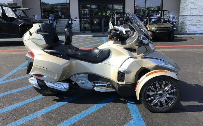 2017 Can-Am® Spyder® RT Limited 6-Speed Semi-Automatic (SE6)