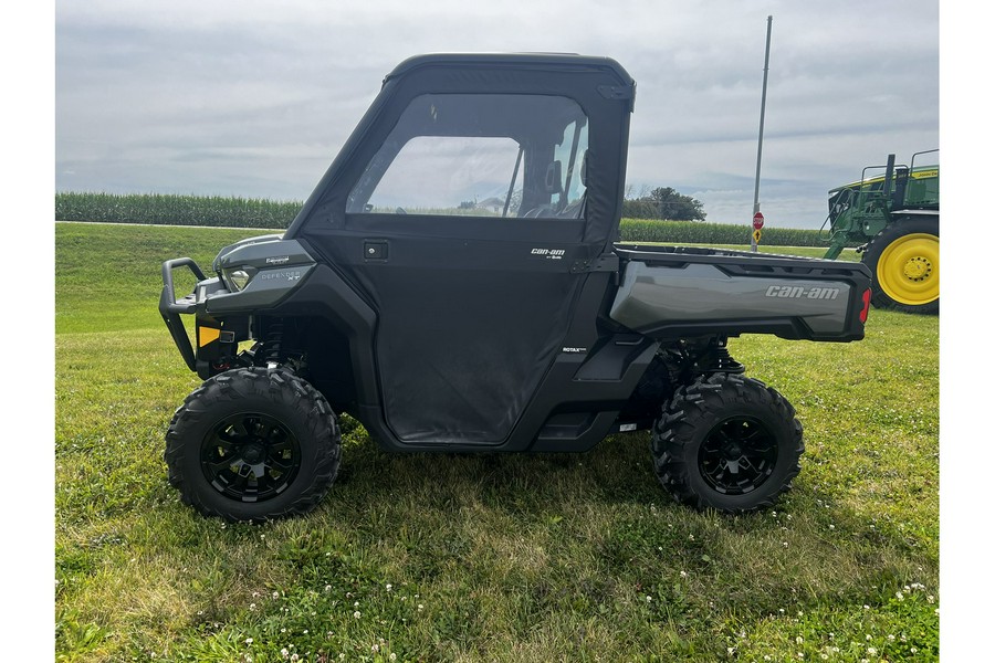 2023 Can-Am Defender XT HD10