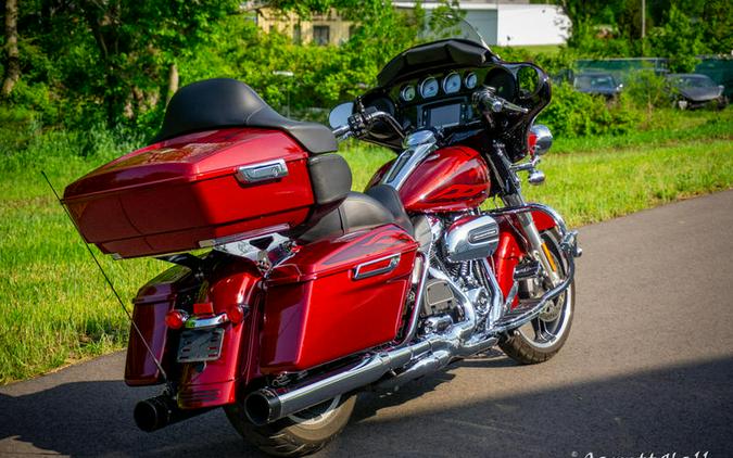 2017 Harley-Davidson® FLHXS - Street Glide® Special