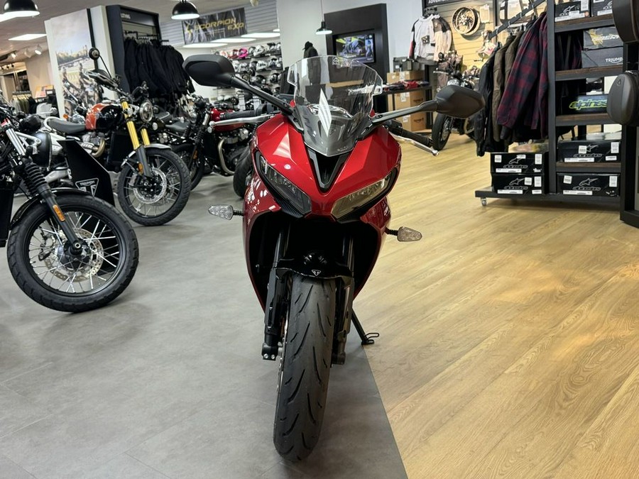 2025 Triumph Daytona 660 Carnival Red/Sapphire Black