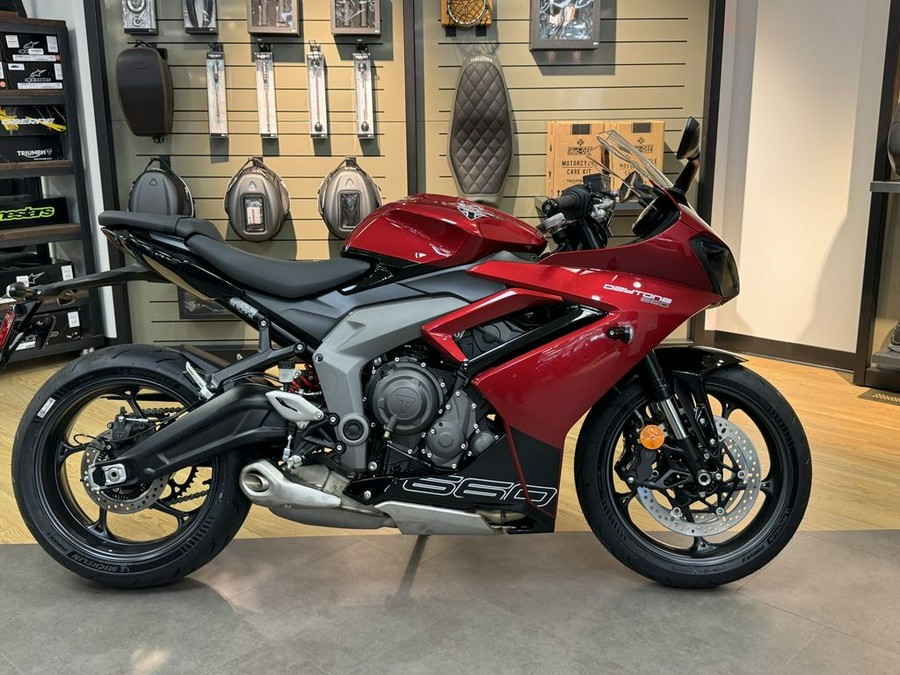 2025 Triumph Daytona 660 Carnival Red/Sapphire Black