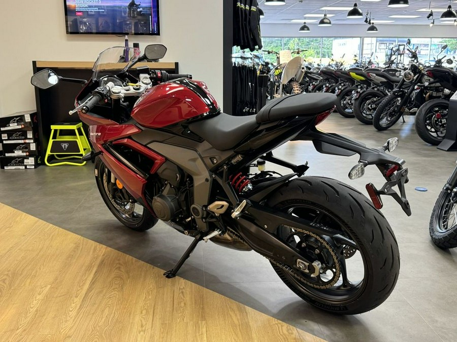 2025 Triumph Daytona 660 Carnival Red/Sapphire Black