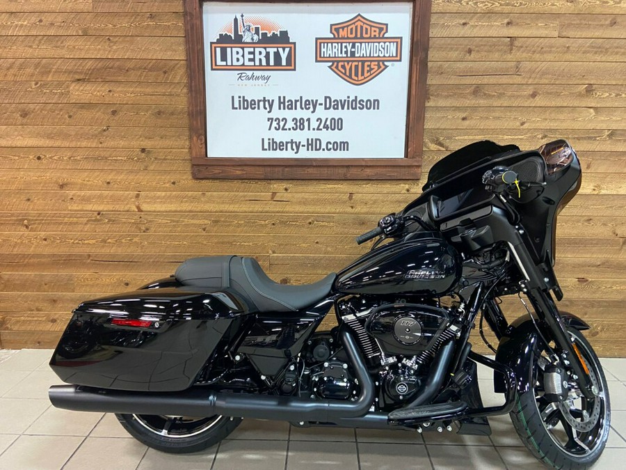 2024 Harley-Davidson® Street Glide® Vivid Black FLHX