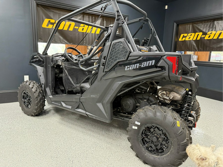 2025 Can-Am Maverick Trail DPS 700