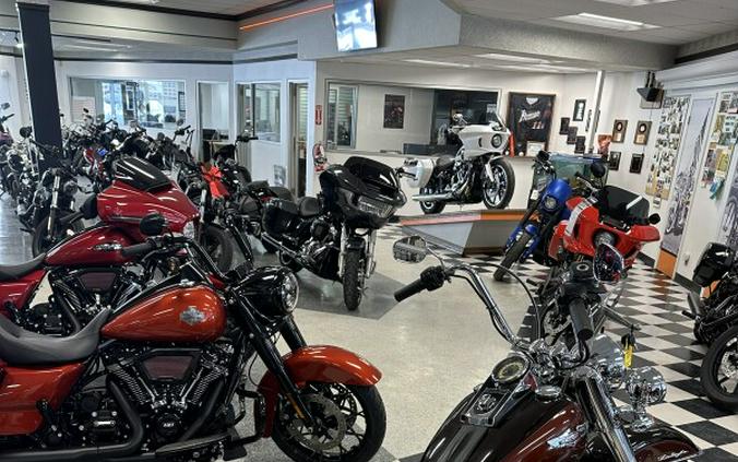 2011 Harley-Davidson® Softail® Deluxe Two-Tone Light Candy Root Beer/Dark Candy Root Beer