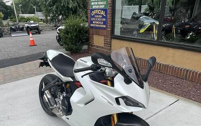 2022 Ducati SuperSport 950 S White Silk fairing