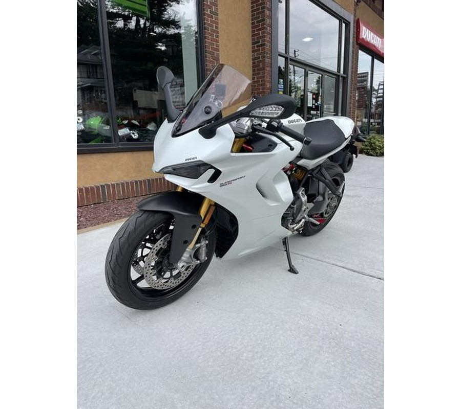 2022 Ducati SuperSport 950 S White Silk fairing