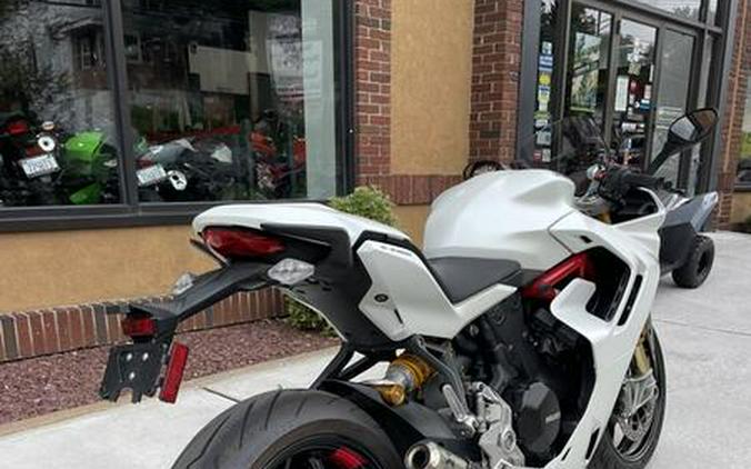 2022 Ducati SuperSport 950 S White Silk fairing