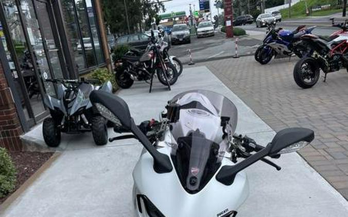 2022 Ducati SuperSport 950 S White Silk fairing