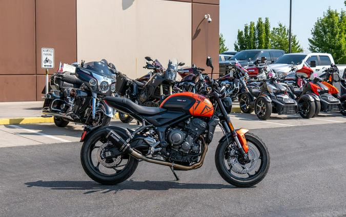 2023 Triumph Trident 660 Matte Baja Orange / Matte Storm Grey