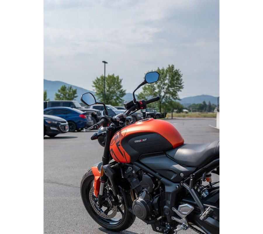 2023 Triumph Trident 660 Matte Baja Orange / Matte Storm Grey