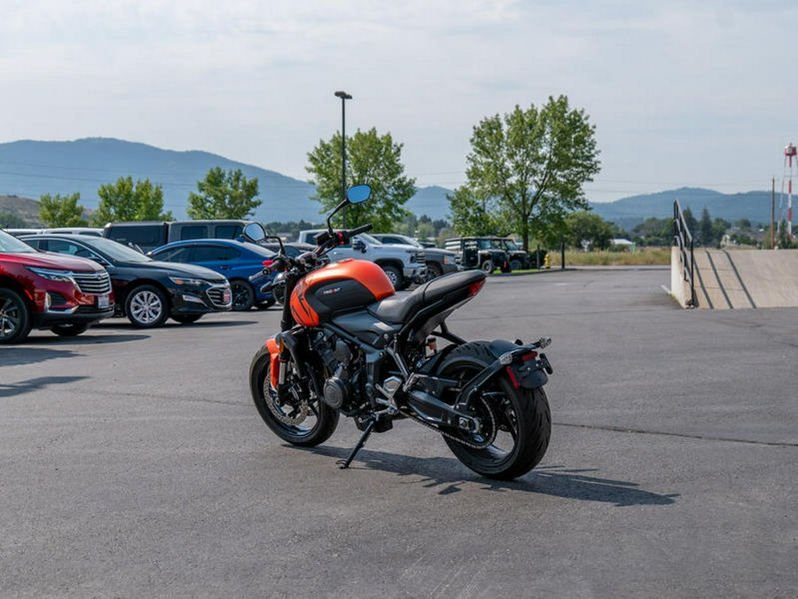 2023 Triumph Trident 660 Matte Baja Orange / Matte Storm Grey