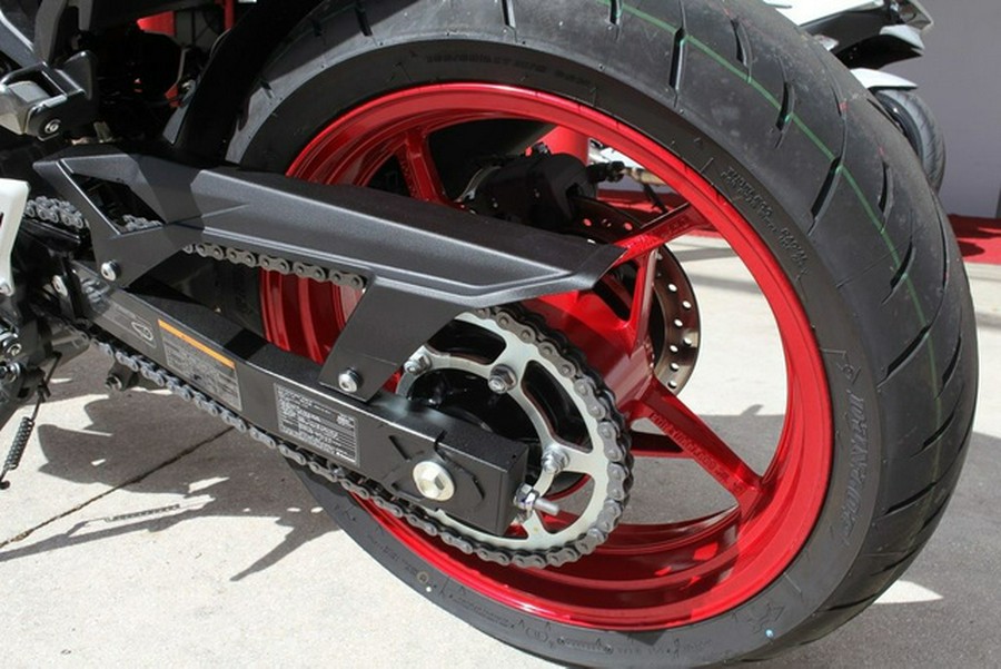 2025 Kawasaki Z500 SE ABS