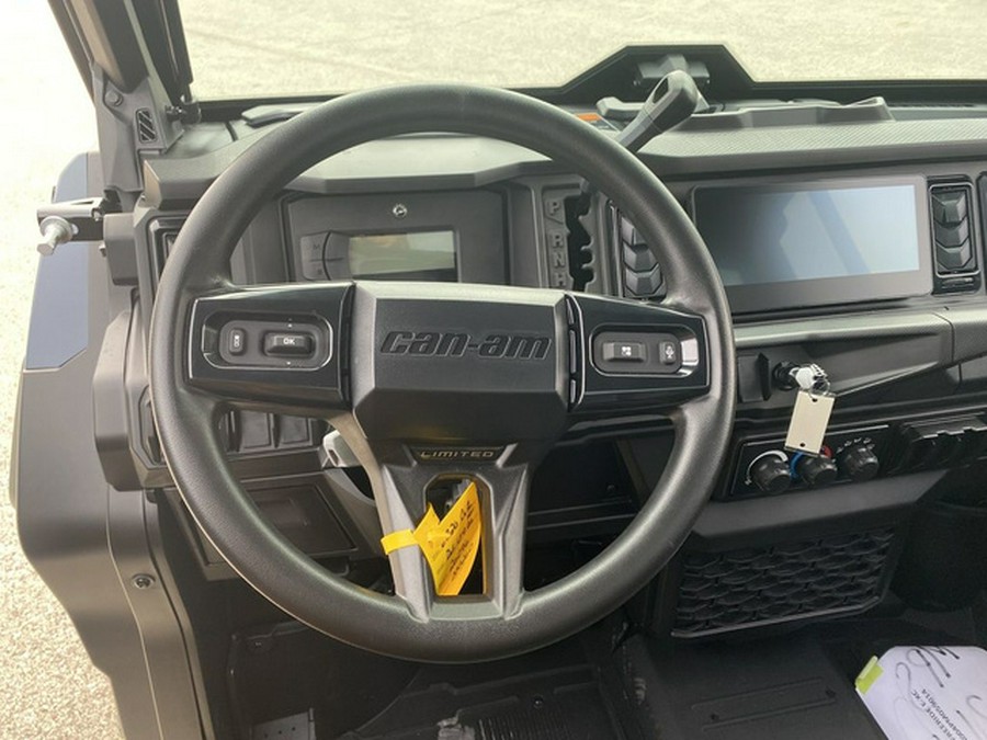 2026 Can-Am Defender Limited HD11