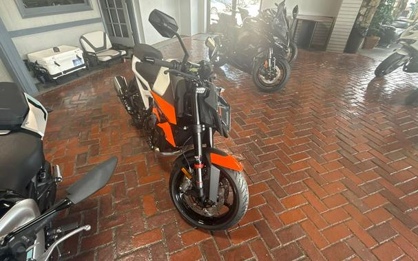 2027 KTM 990 Duke