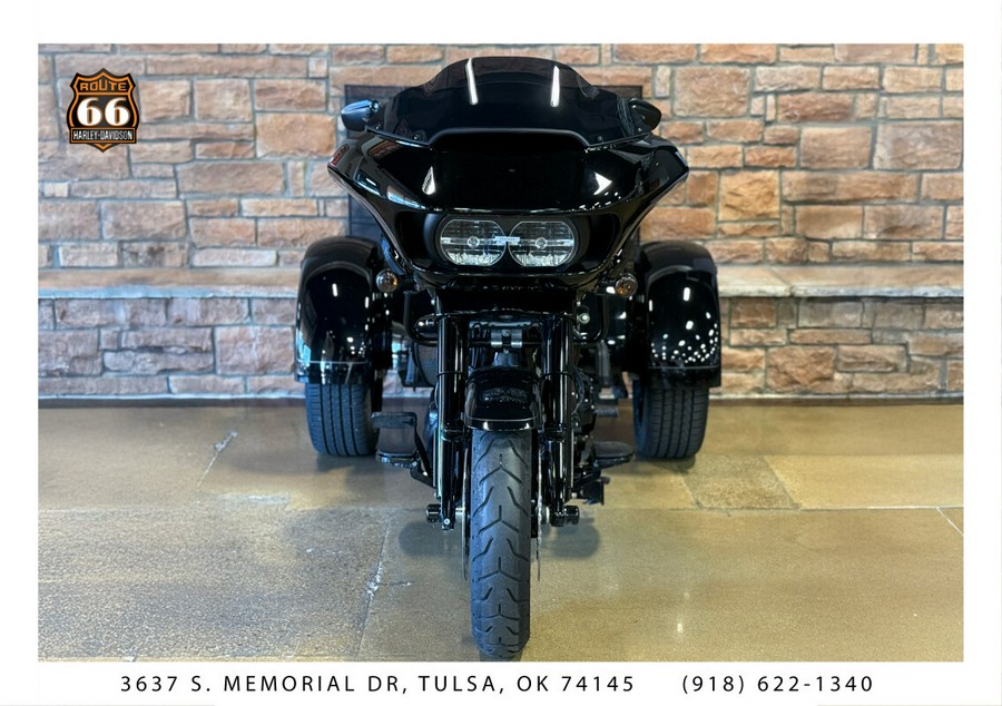 2025 Harley-Davidson® Road Glide® 3 Vivid Black - Black Finish