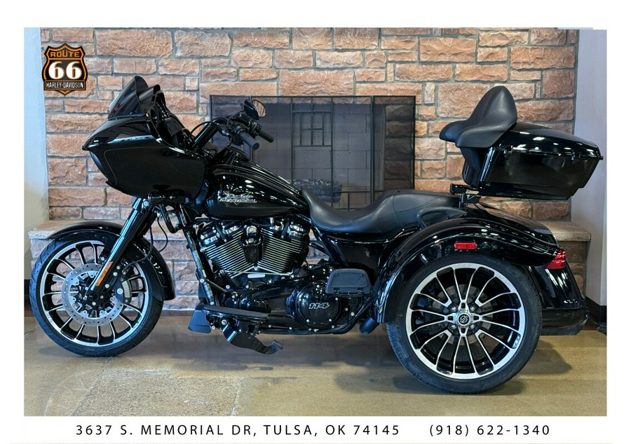 2025 Harley-Davidson® Road Glide® 3 Vivid Black - Black Finish