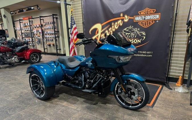 2026 Harley-Davidson® Road Glide 3 Teal Thunder