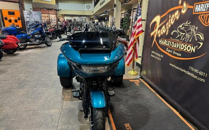 2026 Harley-Davidson® Road Glide 3 Teal Thunder