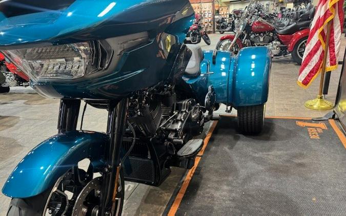 2026 Harley-Davidson® Road Glide 3 Teal Thunder