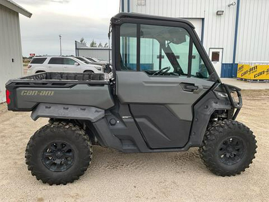 2023 Can-Am Defender Limited