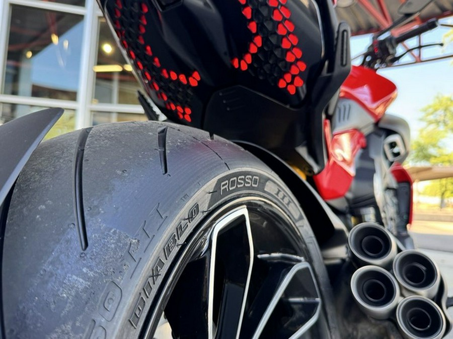 2025 Ducati Diavel V4 Ducati Red