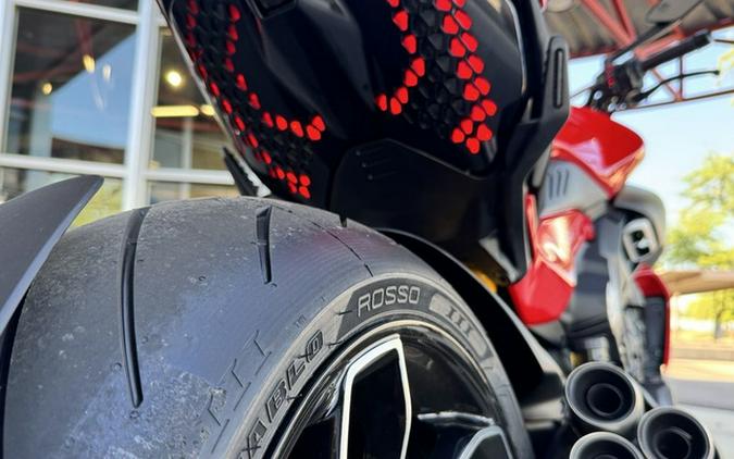 2025 Ducati Diavel V4 Ducati Red