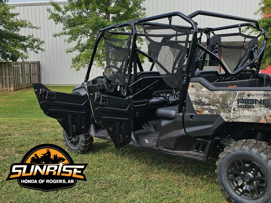 2025 Honda Pioneer 1000-6 Crew Deluxe