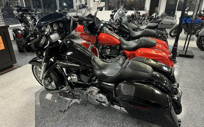 2016 Harley-Davidson® Street Glide® Special Vivid Black