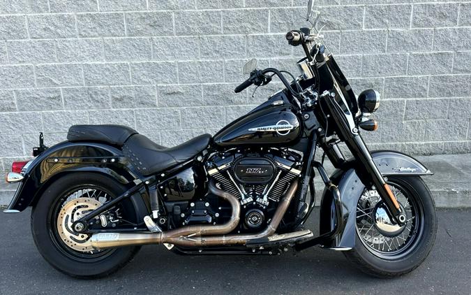 Harley-Davidson® Heritage Classic 114 2018 Vivid Black