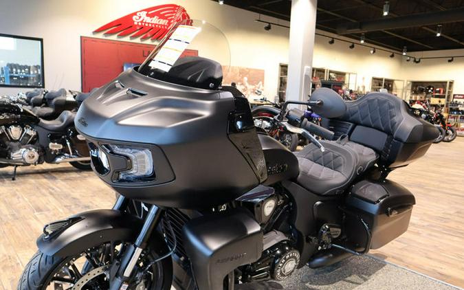 2024 Indian Motorcycle® Pursuit® Dark Horse® with PowerBand Audio Package Black Smoke