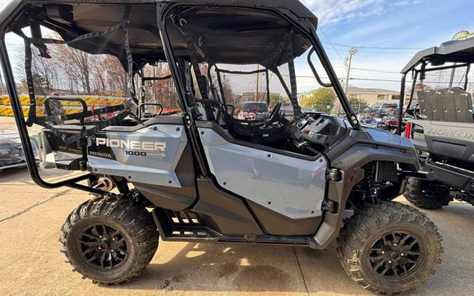 2025 Honda Pioneer 1000-5 Deluxe