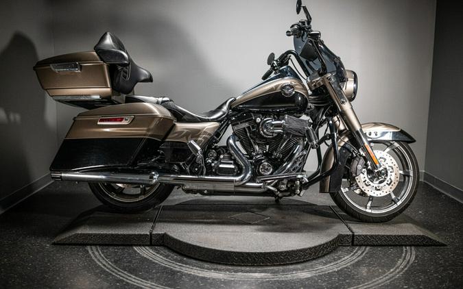 2014 CVO™ Road King® (FLHRSE5)