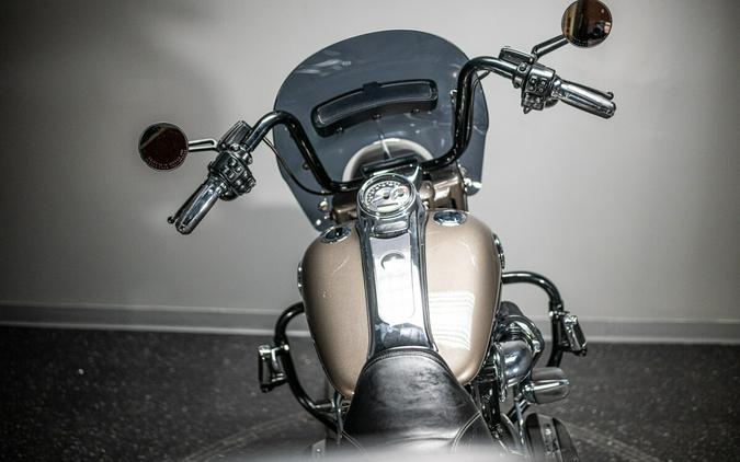 2014 CVO™ Road King® (FLHRSE5)