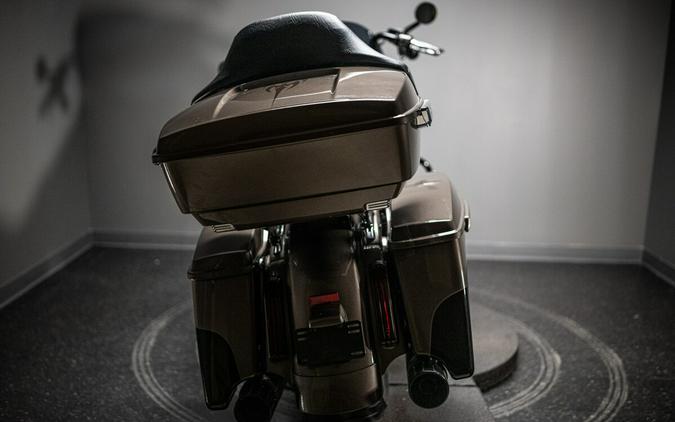 2014 CVO™ Road King® (FLHRSE5)