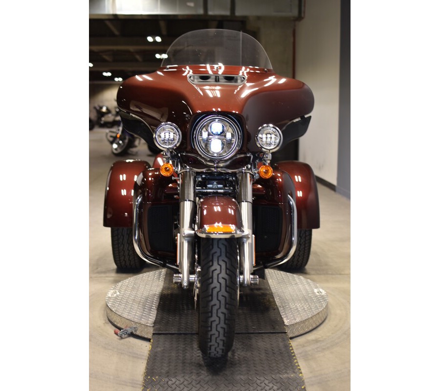 2019 Harley-Davidson Tri Glide Ultra FLHTCUTG