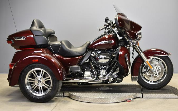 2019 Harley-Davidson Tri Glide Ultra FLHTCUTG