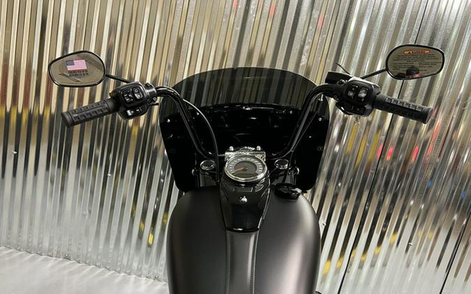 2026 Harley-Davidson Softail FLHD - Deadwood