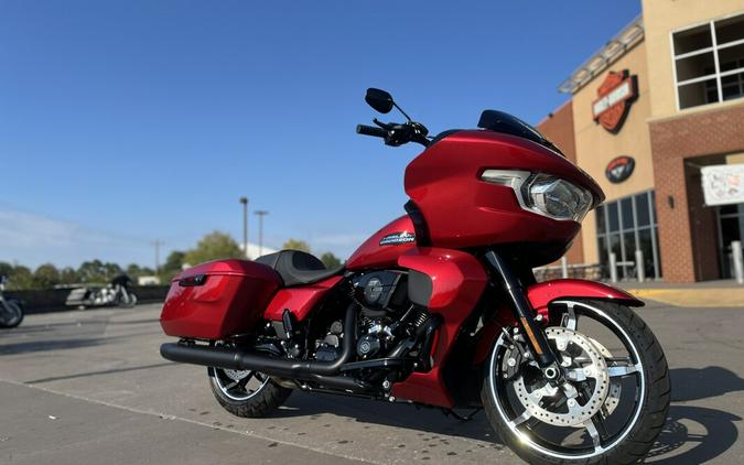2025 Harley-Davidson® Road Glide® FLTRX Brilliant Red 634181
