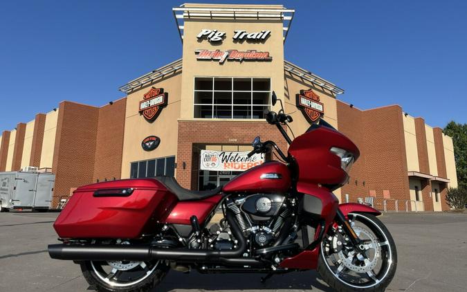 2025 Harley-Davidson® Road Glide® FLTRX Brilliant Red 634181