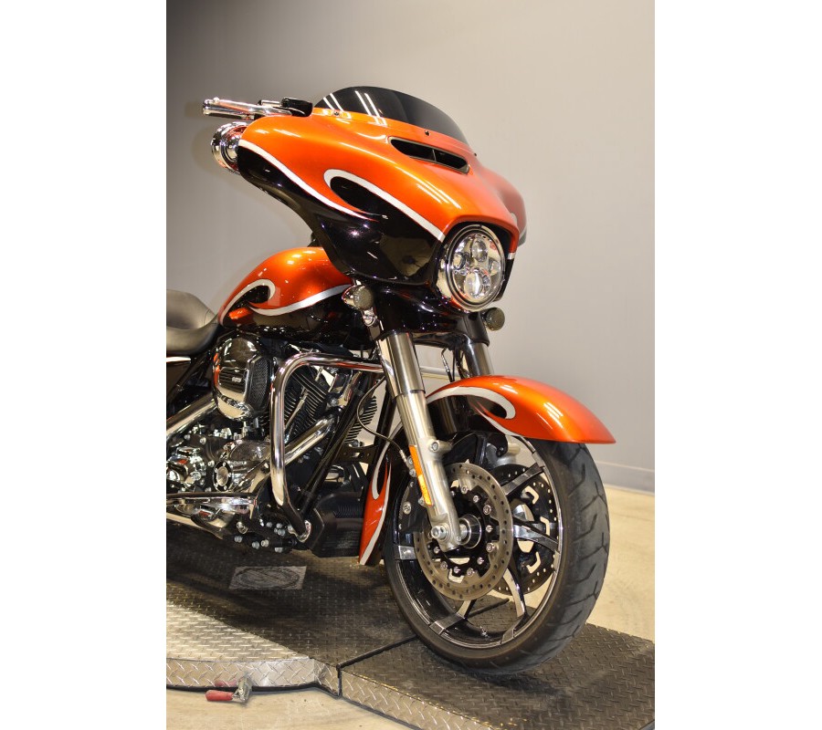 2014 Harley-Davidson Street Glide Special FLHXS