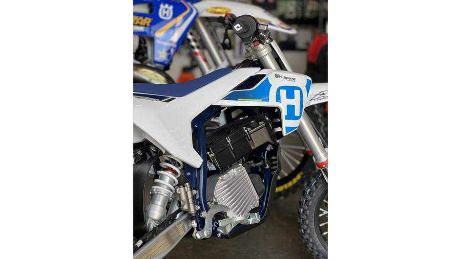 2024 Husqvarna EE 5 - 073258