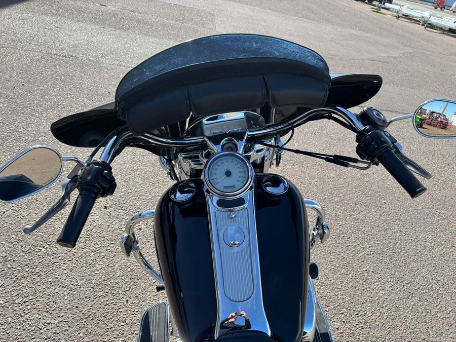 2006 Harley-Davidson® ROAD KING CUSTOM (FLHRSI)