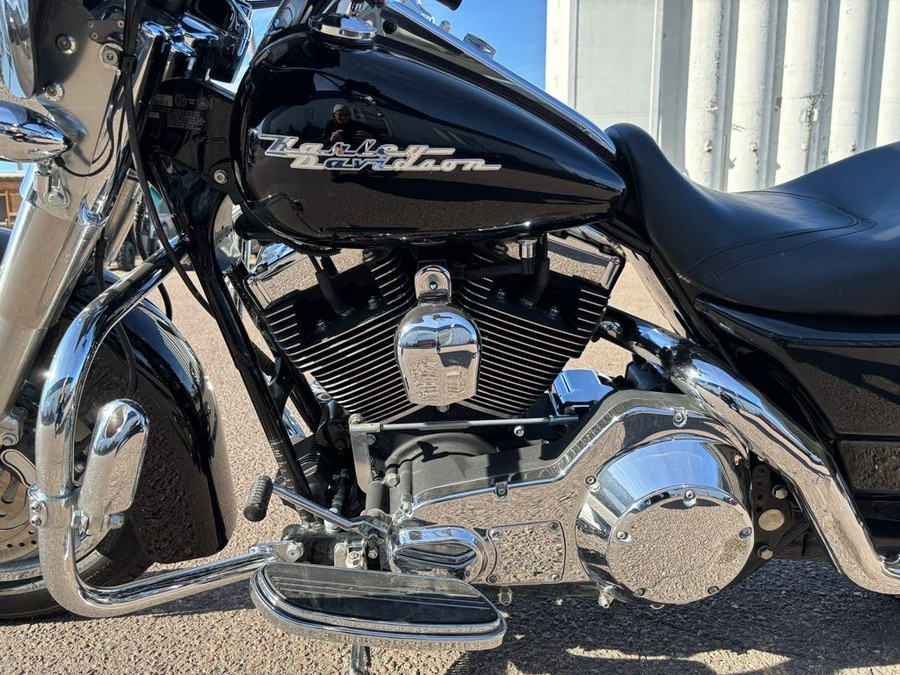 2006 Harley-Davidson® ROAD KING CUSTOM (FLHRSI)