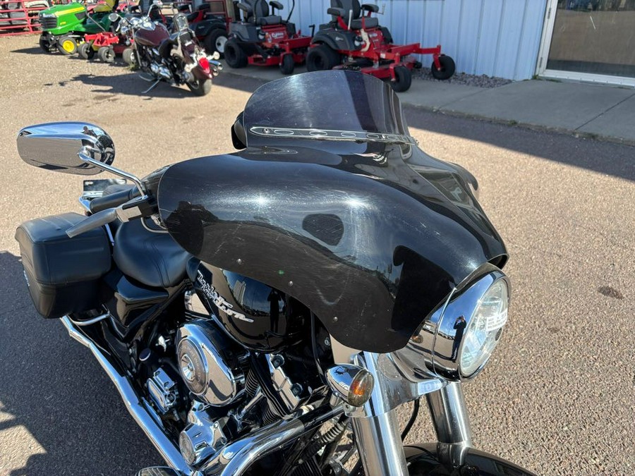 2006 Harley-Davidson® ROAD KING CUSTOM (FLHRSI)