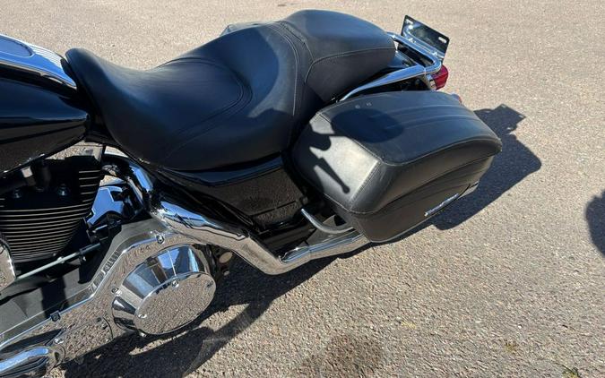 2006 Harley-Davidson® ROAD KING CUSTOM (FLHRSI)