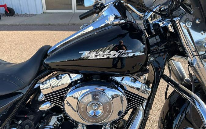 2006 Harley-Davidson® ROAD KING CUSTOM (FLHRSI)